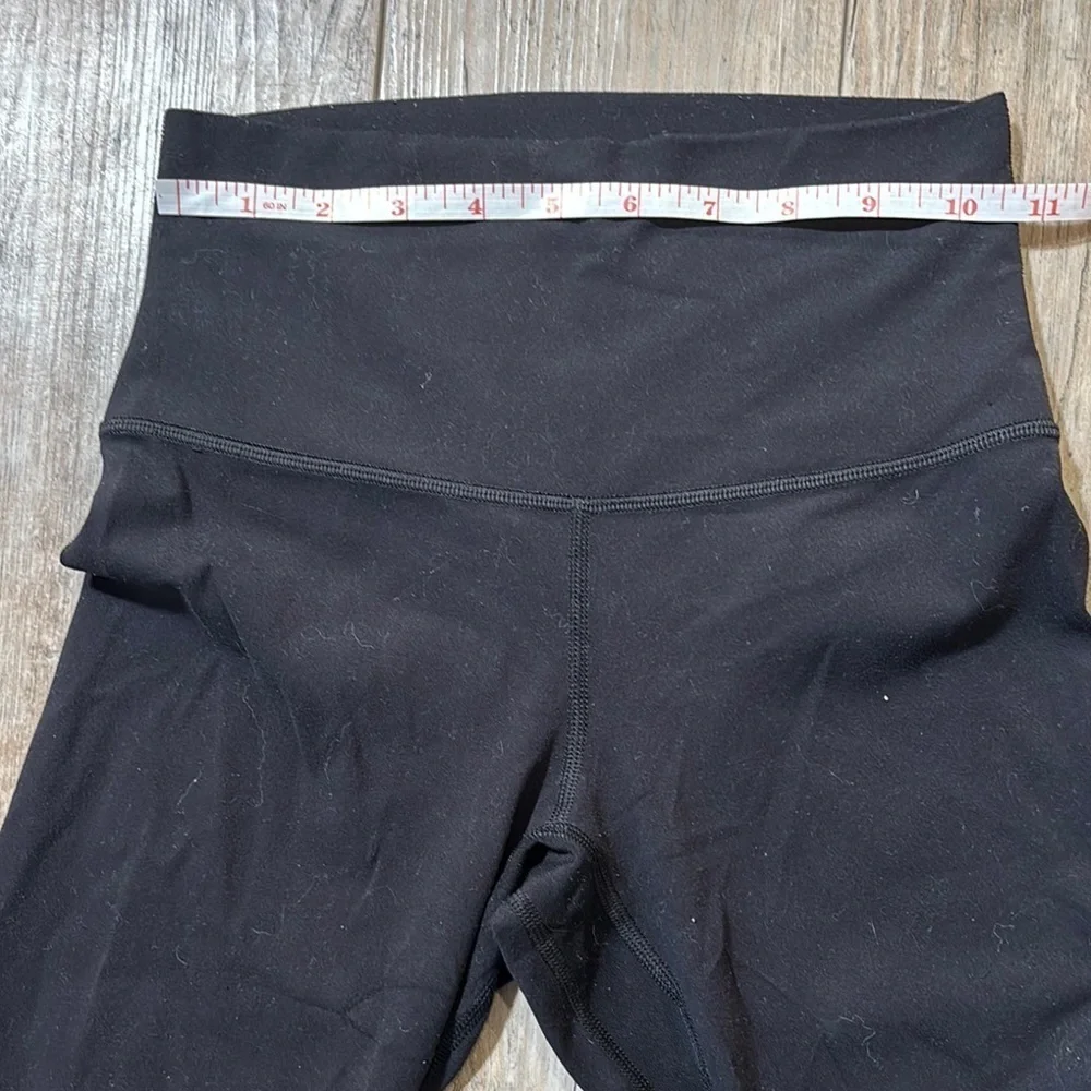 Lululemon Women’s Black Legging Capris Size 4